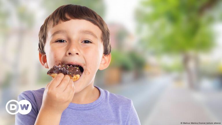 Schon Kleinkinder essen zu süß und ungesund – DW – 05.09.2024