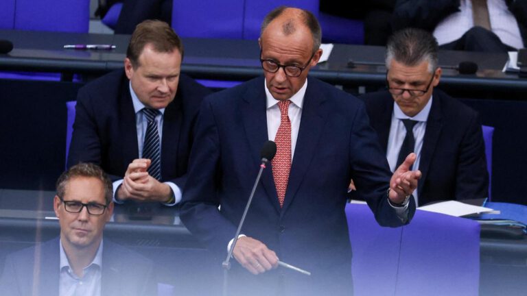 Merz beschuldigt Weidel der üblen Nachrede im Bundestag