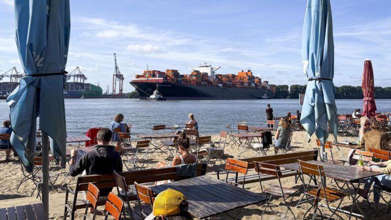 Deutsche Wirtschaft: Importe steigen, Exporte stagnieren