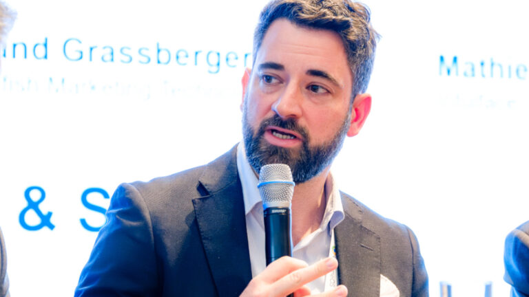 AI revolutioniert die Software-Entwicklung für Digital Signage