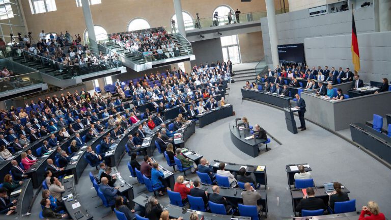 Bundestagsabstimmung: Folgen der automatischen Diätenerhöhung