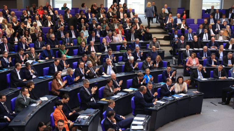 Finanzpaket: Chancen und Risiken im Fokus der Abstimmung