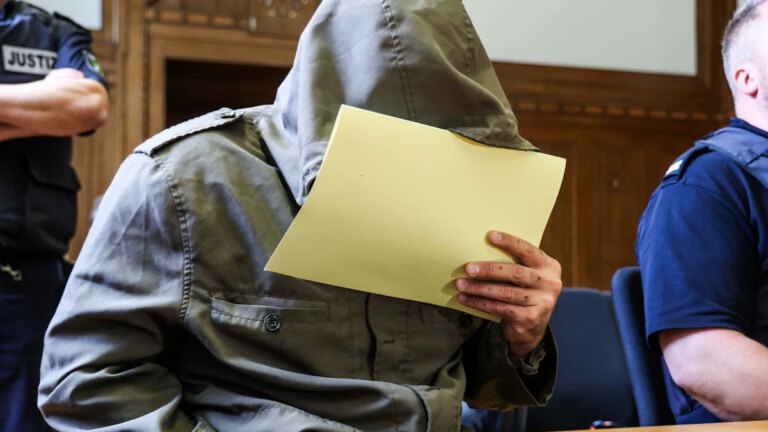 Abu Walaa-Fall: Ex-IS-Chef aus Deutschland ausgewiesen