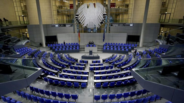 Finanzpaket im Bundestag: Entscheidungen stehen bevor