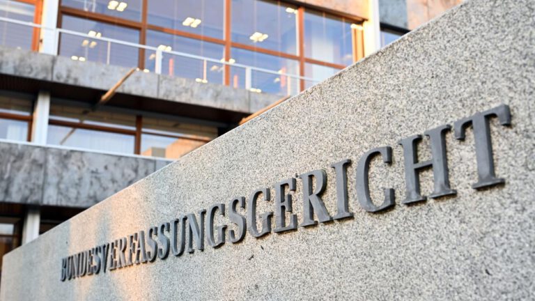 Verfassungsgericht lehnt Anträge zu Finanzpaket ab