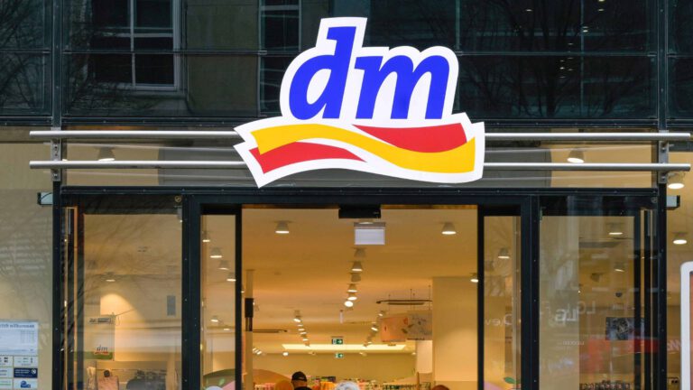 Beliebter Drogerie-Lippenstift von Mutter und Tochter