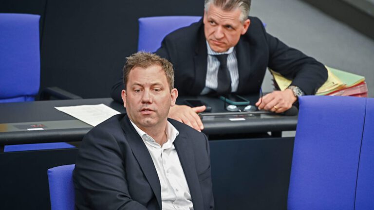 Streit in der Koalition: Union und SPD über Steuern für Reiche