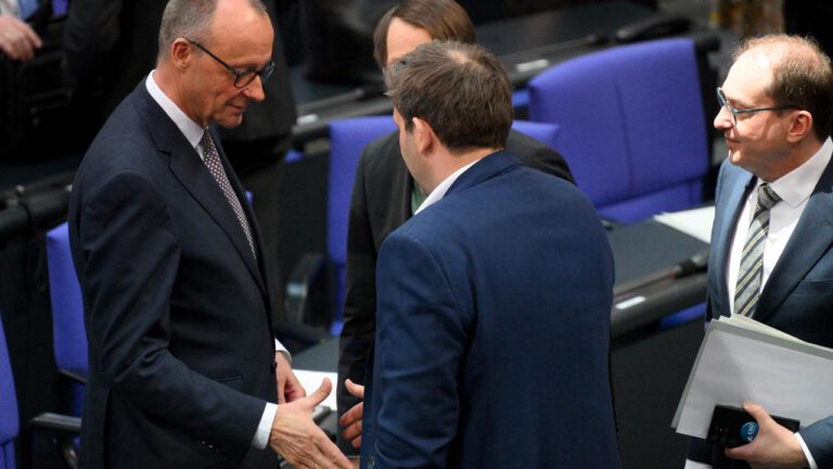 Bundestag billigt Finanzpaket von Union und SPD