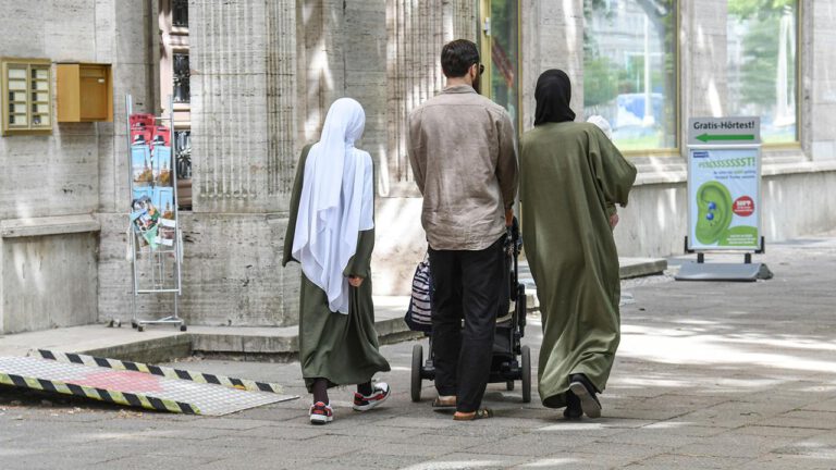 Bundestag beschließt Aussetzung des Familiennachzugs für Geflüchtete