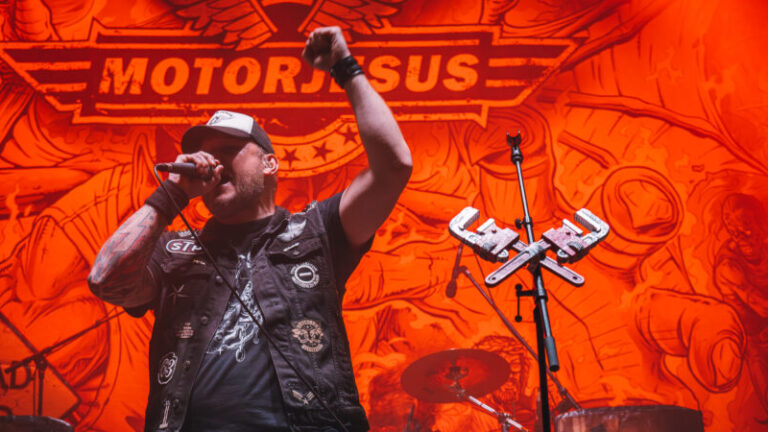 Motorjesus verschiebt Albumveröffentlichung um einen Monat