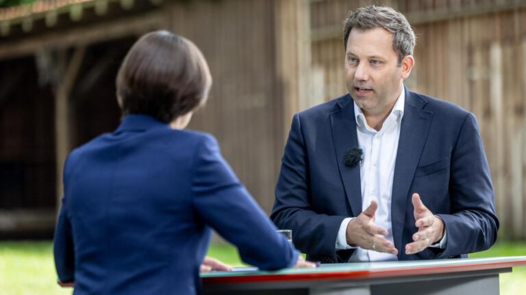Ifo-Chef Fuest warnt vor wirtschaftlichen Risiken