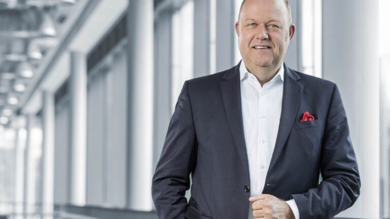 HDE verlangt wirtschaftliche Freiheit und Entfaltung