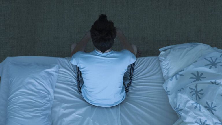 Psychische Belastungen und ihre Auswirkungen auf den Schlaf