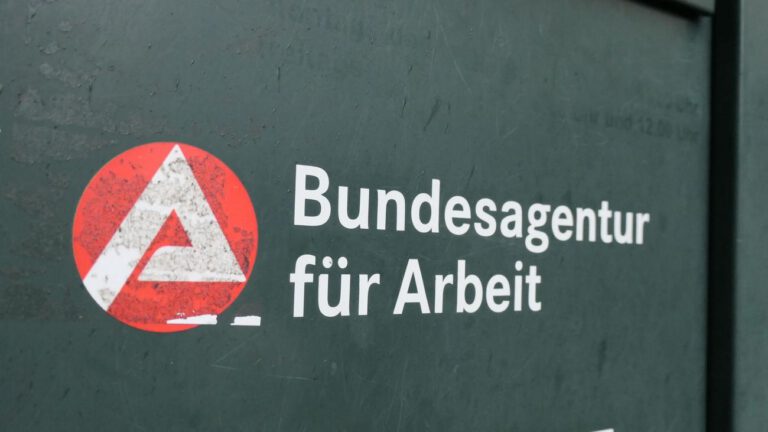 Arbeitsmarkt: Ungleichgewicht zwischen Arbeitslosen und Beschäftigten