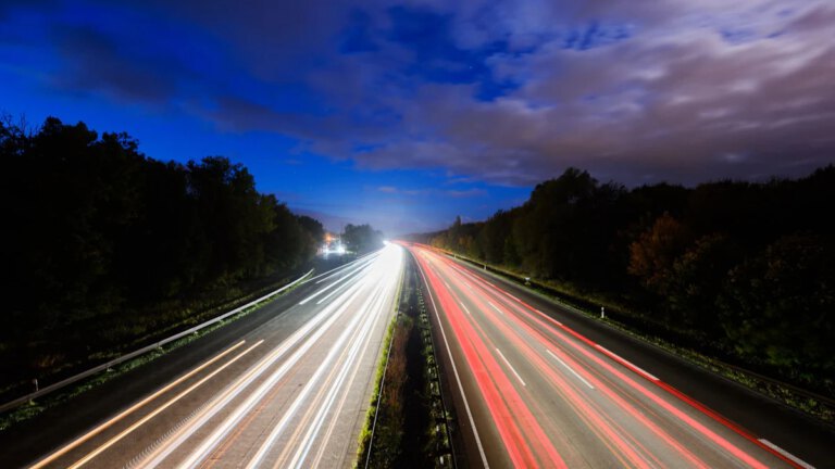 Verkehr in Deutschland: Mobilität mit Auto, Rad und zu Fuß