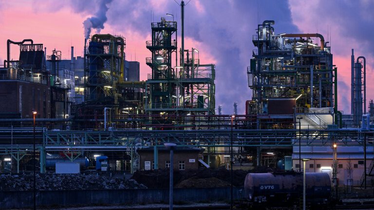 Ifo: Unternehmen reduzieren verstärkt Stellenangebote