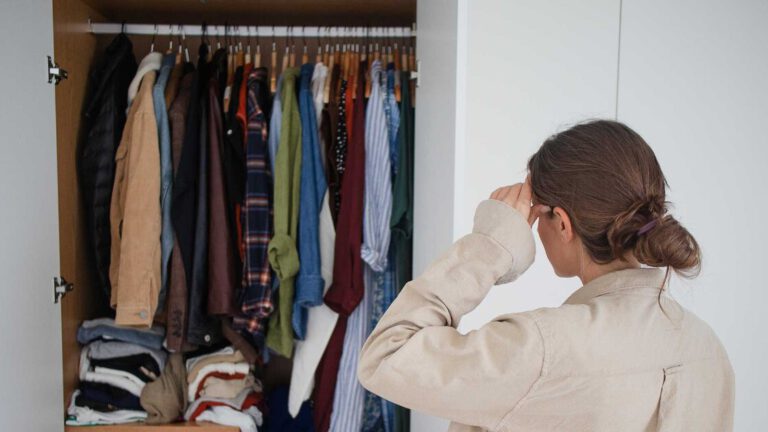 Sieben Tage, sieben Outfits mit deinem Kleiderschrank