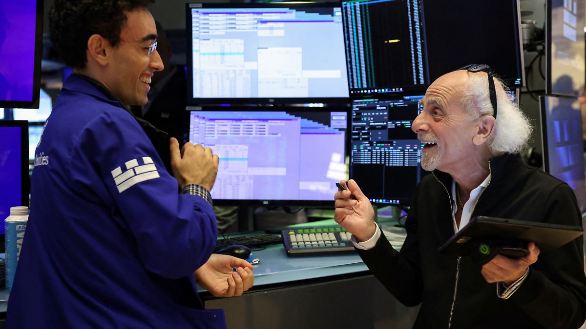 Chip-Gigant im Kursrutsch: Fed-Entscheidung stützt US-Märkte