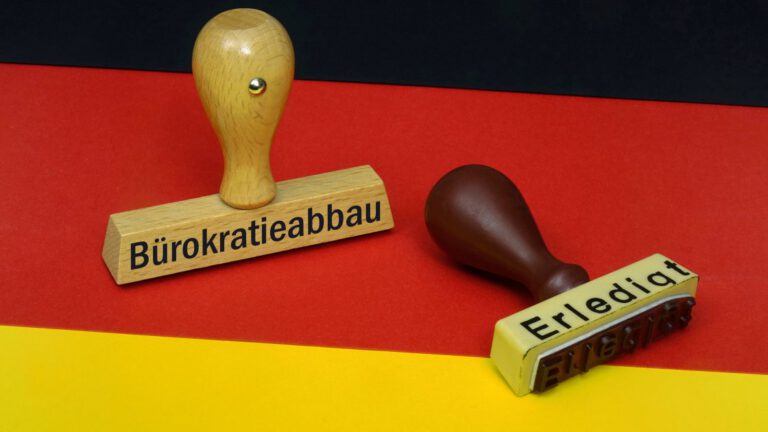 Schwarz-Rot plant umfassenden Bürokratieabbau