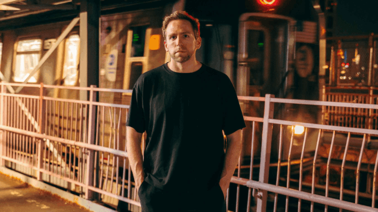 Sam Wolfe im Gespräch über Underground-Techno und „Fake Friends“