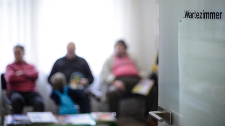 Zwei-Klassen-Medizin in Deutschland: Ursachen und Folgen