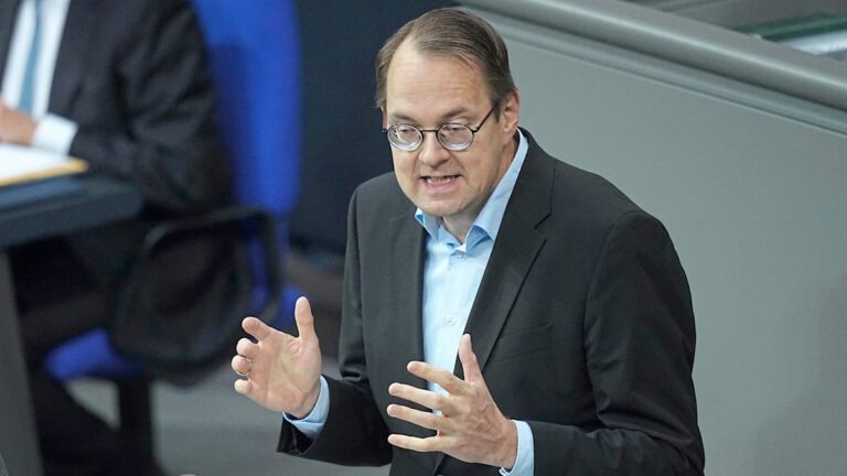 Bundesregierung: Linke kritisiert Rentenpolitik, Grüne beteiligen sich