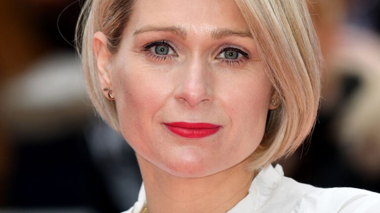 Die stilvollste Winter-Farbkombination für Frauen über 40