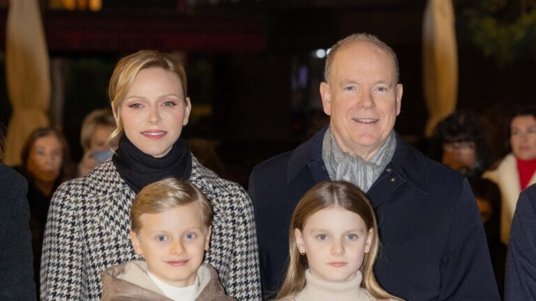 Fürstin Charlène: Neuer Look mit Seitenscheitel