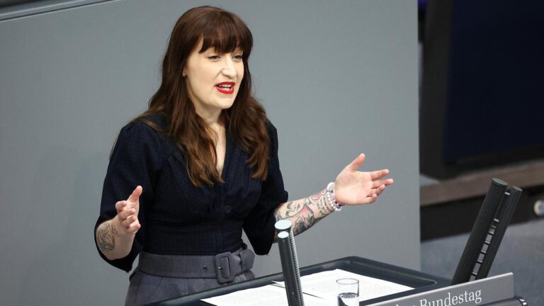 Generaldebatte: Linke fordert armutsfesten Mindestlohn