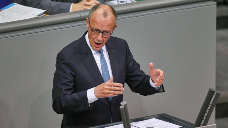 Generaldebatte im Bundestag: Merz steht unter Druck