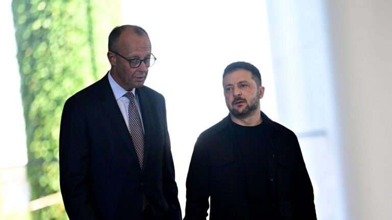 Merz verlangt von Selenskyj Einschränkungen bei Ausreisen junger Ukrainer