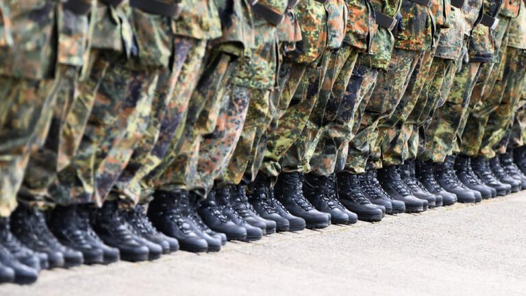 Union verhindert Bundestagsdebatte zum neuen Wehrdienst