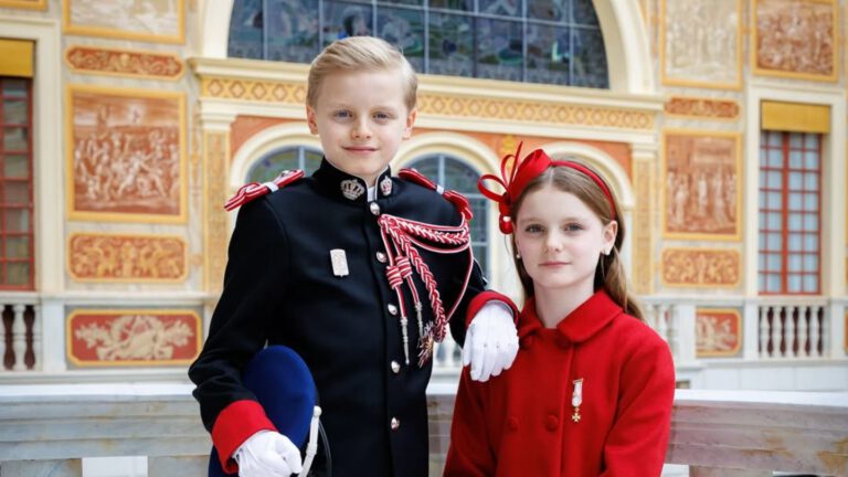 Royale Kinderbekleidung für trendige Mini-Fashionistas