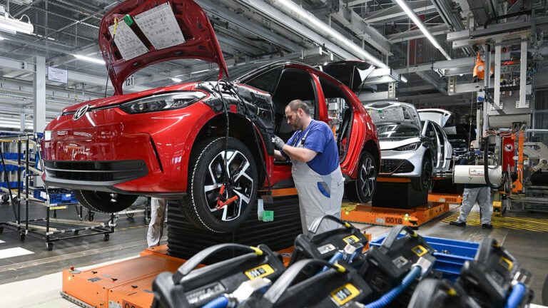 Wenig Beschäftigte in der Autobranche seit 2011: Fast 50.000 Stellen weg