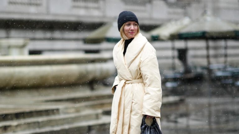 Weihnachtsmarkt: Stilvolle Outfit-Ideen und Modetipps