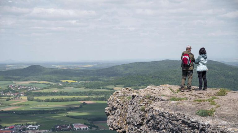Ökonom schlägt Abschaffung von zwei Feiertagen vor