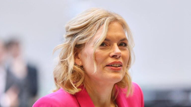 Klöckner fordert mehr Mut zur Mode im Bundestag