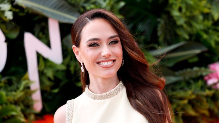 Franca Lehfeldt begeistert Fans mit elegantem Outfit