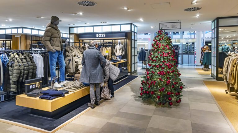 Mode-Shopping-Laune vor Weihnachten im Fokus
