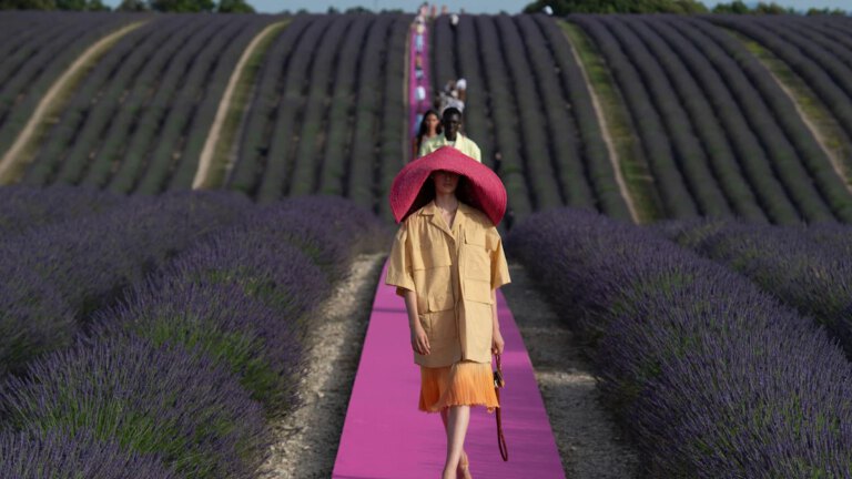 Catwalk: Die Kunst der Modenschau mit Lagerfeld und Dior