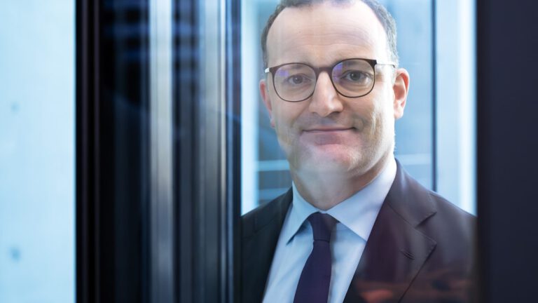 Spahn verteidigt milliardenschwere Maskenkäufe im Bundestag