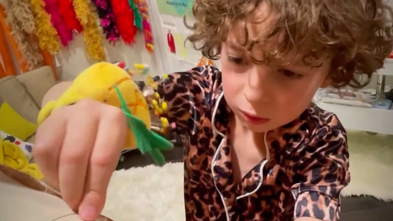 Max Alexander überzeugt mit Couture auf der Pariser Fashion Week