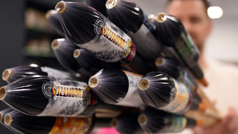 In den Geschäften erwartet uns außergewöhnlich viel Feuerwerk