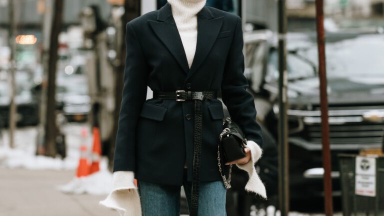 Schuhkombinationen für blaue Jeans im Jahr 2026