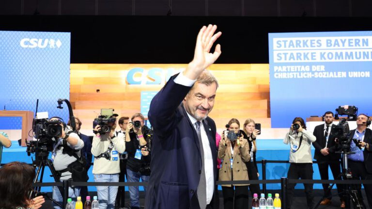 Söder und Merz im Kampf um die Jahresbilanz