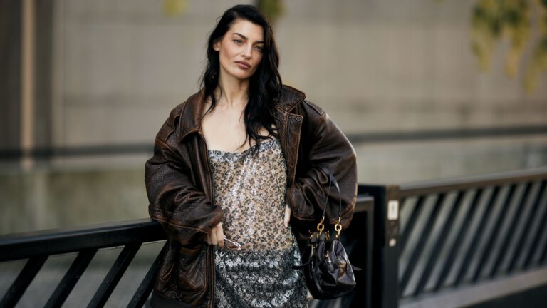 Eleganter Stil 2026: Slouchy Bags sind ein Muss.