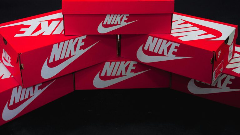 Nike-Sneaker begeistert Fans von „Stranger Things“