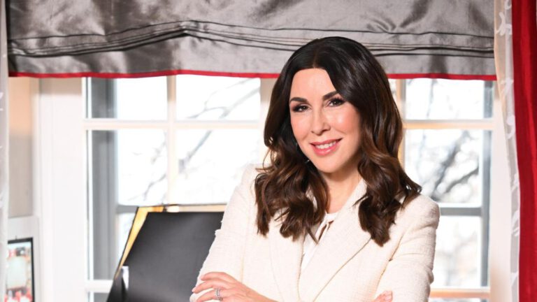 Judith Williams setzt auf ein 11-Euro-Peptid-Serum zur Hautpflege